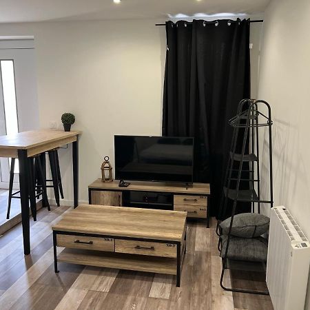 Superbe Appartement Avec Parking Gratuit Sur Place Blanzy Esterno foto