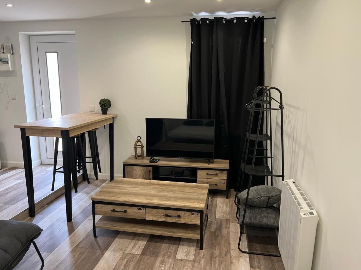 Superbe Appartement Avec Parking Gratuit Sur Place Blanzy Esterno foto