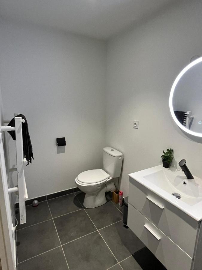 Superbe Appartement Avec Parking Gratuit Sur Place Blanzy Esterno foto